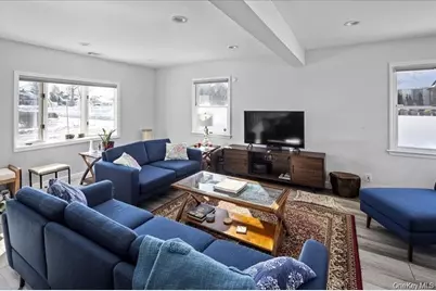 2 Violet Lane, Levittown, NY 11756 - Photo 8