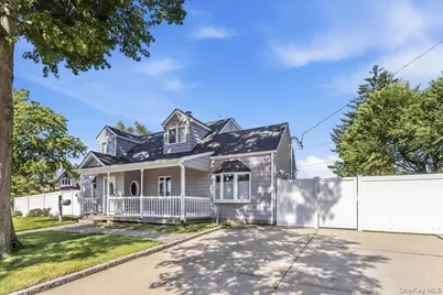 2 Violet Lane, Levittown, NY 11756 - Photo 4