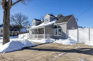 2 Violet Ln, Levittown, NY 11756 - Photo 8