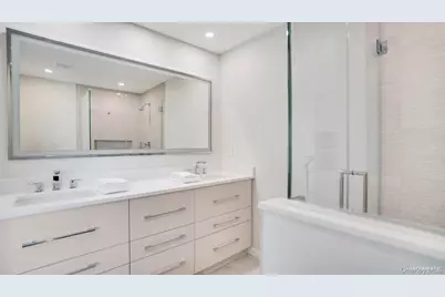 40 Dune Road, Hampton Bays, NY 11946 - Photo 12