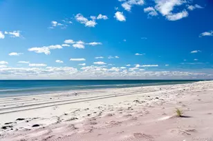 40 Dune Rd, Hampton Bays, NY 11946 - Photo 4