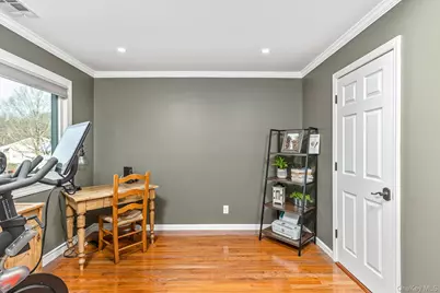 [Address not provided], Manorville, NY 11949 - Photo 4