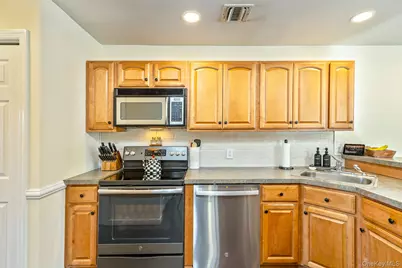 [Address not provided], Manorville, NY 11949 - Photo 20