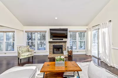 [Address not provided], Manorville, NY 11949 - Photo 12