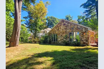 32 Valley Road, Old Westbury, NY 11568 - Photo 4