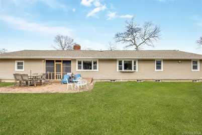 22 Wiggins Street, Ronkonkoma, NY 11779 - Photo 18