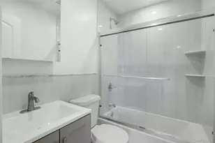 25 Walnut St, New Rochelle, NY 10801 - Photo 8