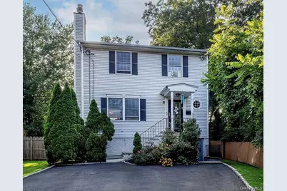 16 Stoneham Place, White Plains, NY 10607 - Photo 1
