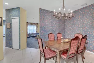 202 Carriage Ln, Plainview, NY 11803 - Photo 10