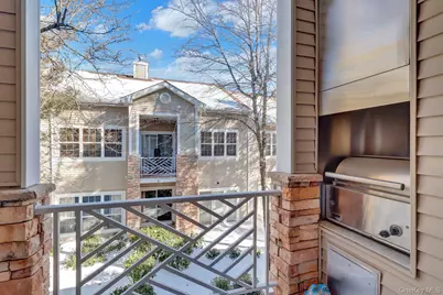 202 Carriage Lane, Plainview, NY 11803 - Photo 8