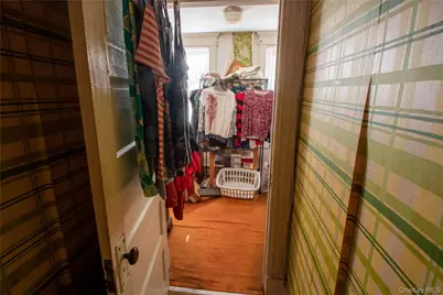 144 Carleton Avenue, Islip Terrace, NY 11752 - Photo 14