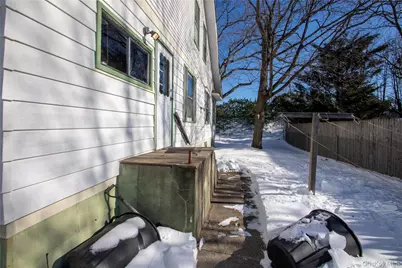 144 Carleton Avenue, Islip Terrace, NY 11752 - Photo 28
