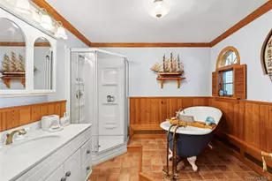 210 Redwood Rd, Sag Harbor, NY 11963 - Photo 20