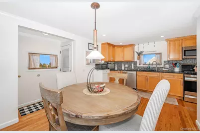 161 Division Avenue, Massapequa, NY 11758 - Photo 14