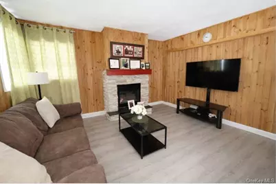 16 Oakdale Avenue, Selden, NY 11784 - Photo 8