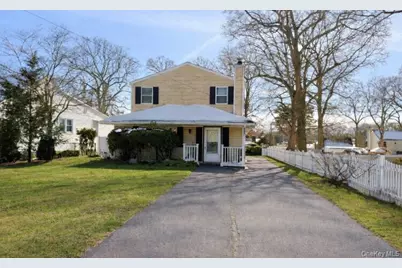16 Oakdale Avenue, Selden, NY 11784 - Photo 1