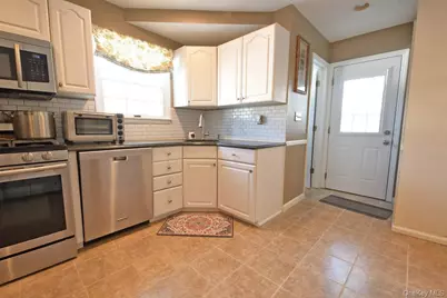 131 Sterling Street, Port Jefferson Station, NY 11776 - Photo 6