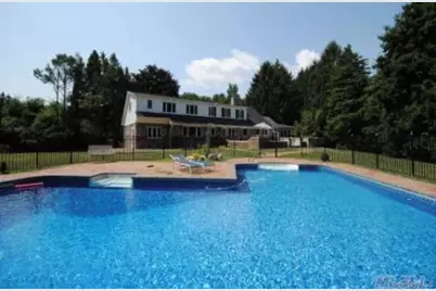 [Address not provided], Brookville, NY 11545 - Photo 4