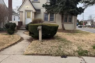 56 Beach Dr, Merrick, NY 11566 - Photo 6