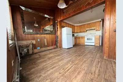 5 Bayview Avenue, Howard Beach, NY 11414 - Photo 2