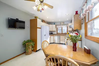 1065 Russell Street, Franklin Square, NY 11010 - Photo 10