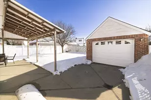 1065 Russell St, Franklin Square, NY 11010 - Photo 24