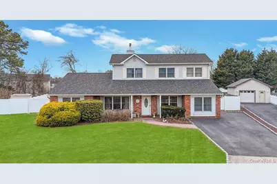 40 Sequoia Way, Holbrook, NY 11741 - Photo 1