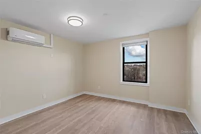 135 Wakefield Avenue #304, Yonkers, NY 10704 - Photo 6