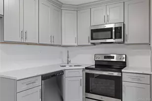 135 Wakefield Ave, Yonkers, NY 10704 - Photo 2