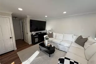 547 Middle St, North Babylon, NY 11703 - Photo 2