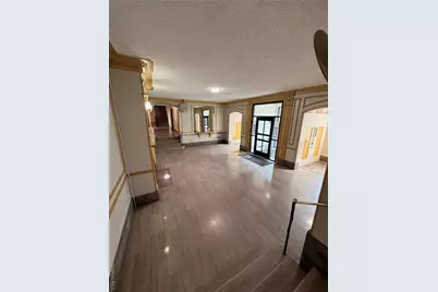 61-41 Saunders St #B27, Rego Park, NY 11374 - Photo 24