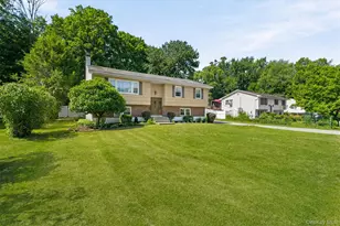 121 Village Common, Fishkill, NY 12524 - Photo 2