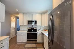 209 S 11th St, Lindenhurst, NY 11757 - Photo 18