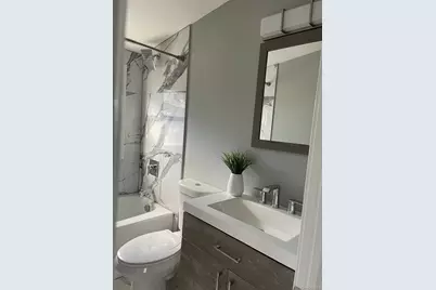 209 S 11th Street, Lindenhurst, NY 11757 - Photo 4