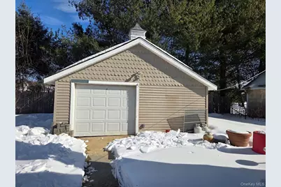 5 Milton Street, Hicksville, NY 11801 - Photo 4