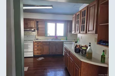 5 Milton Street, Hicksville, NY 11801 - Photo 6