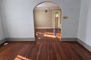 5 Milton St, Hicksville, NY 11801 - Photo 8