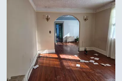 5 Milton Street, Hicksville, NY 11801 - Photo 10