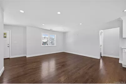 1667 Manatuck, Bay Shore, NY 11706 - Photo 6