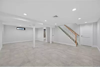 1667 Manatuck, Bay Shore, NY 11706 - Photo 24