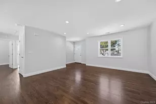 1667 Manatuck, Bay Shore, NY 11706 - Photo 8