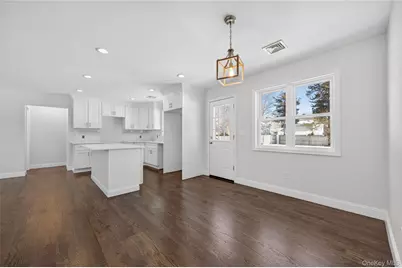 1667 Manatuck, Bay Shore, NY 11706 - Photo 4