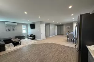 884 Beach St, Lindenhurst, NY 11757 - Photo 8