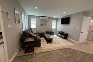 884 Beach St, Lindenhurst, NY 11757 - Photo 4