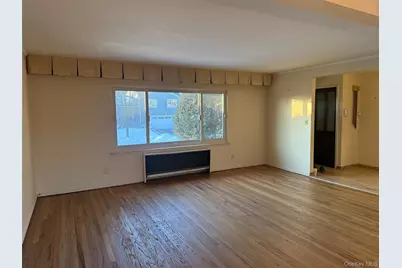 12 Cranberry Lane, Plainview, NY 11803 - Photo 8