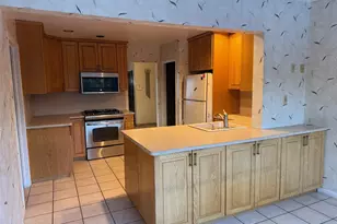 12 Cranberry Ln, Plainview, NY 11803 - Photo 4