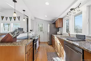 37 Sawmill Rd, Putnam Valley, NY 10579 - Photo 10