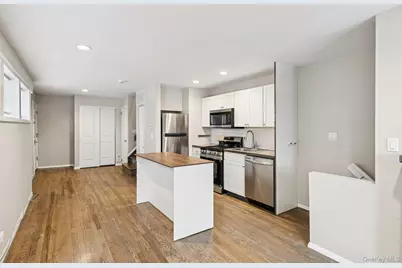 60 Marwood Road N #B, Port Washington, NY 11050 - Photo 6