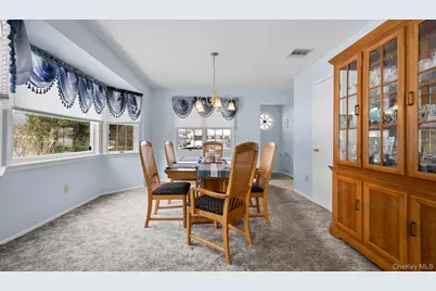 339 Oakwood Avenue, Bayport, NY 11705 - Photo 4