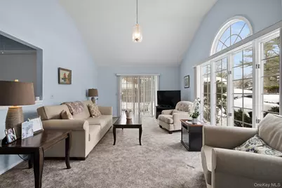 339 Oakwood Avenue, Bayport, NY 11705 - Photo 2